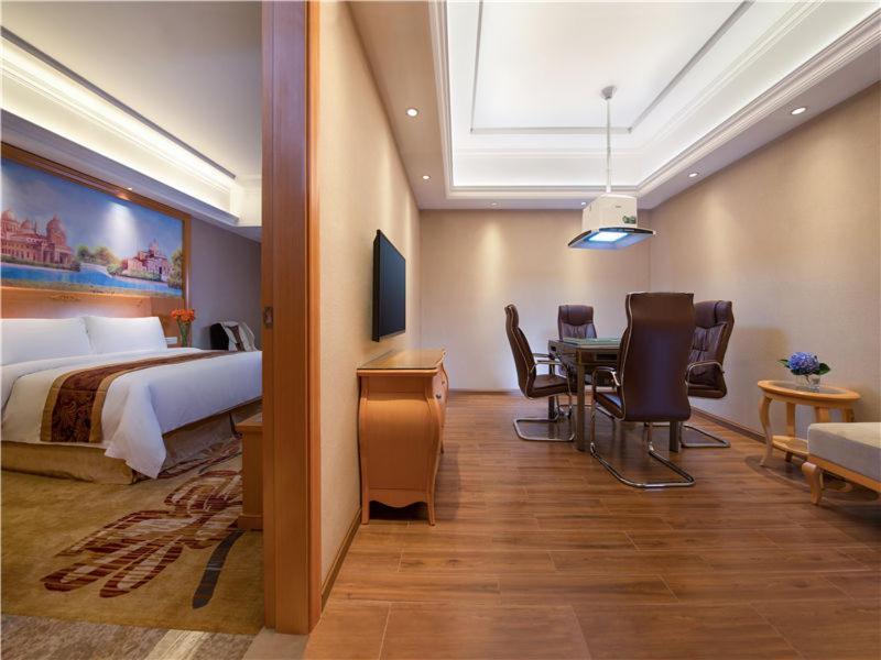 Vienna Hotel Dongguan Shi Bagian luar foto